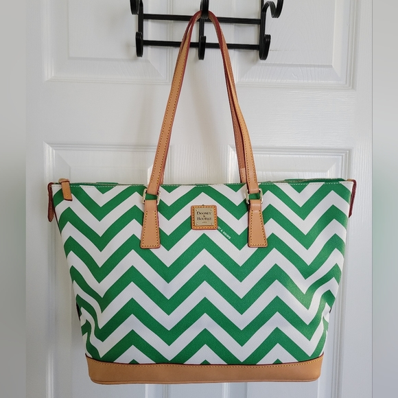 Dooney & Bourke Handbags - NWOT Dooney & Bourke Large Chevron Tote